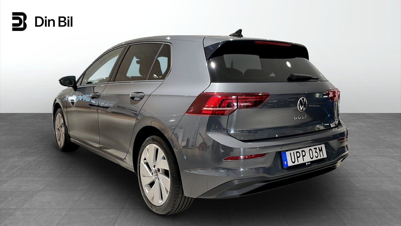 Volkswagen Golf eTSI 150 DSG 2026, photo 3/10