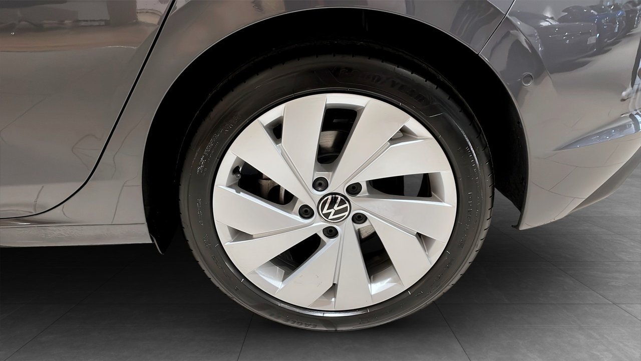 Volkswagen Golf eTSI 150 DSG 2026, photo 6/10