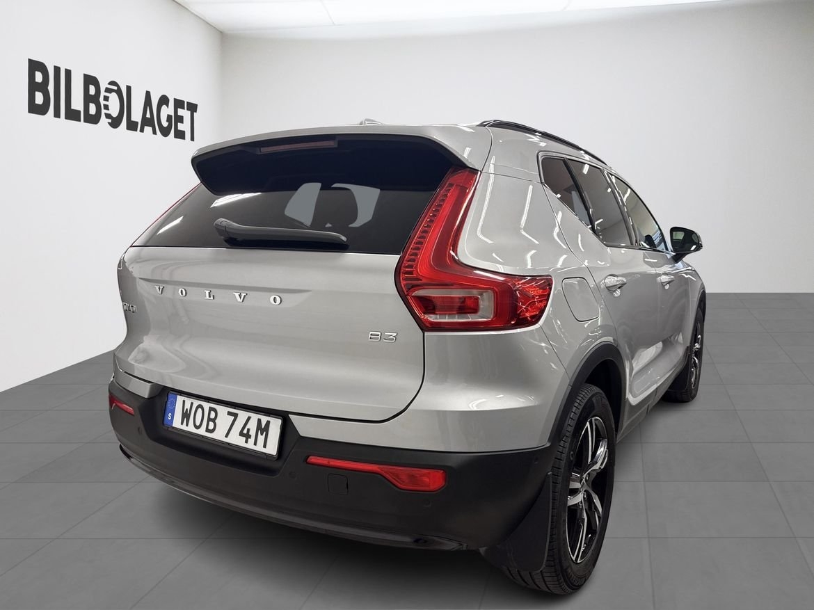 Volvo XC40 B3 FWD Bensin Plus Dark 2025, bild 4/10