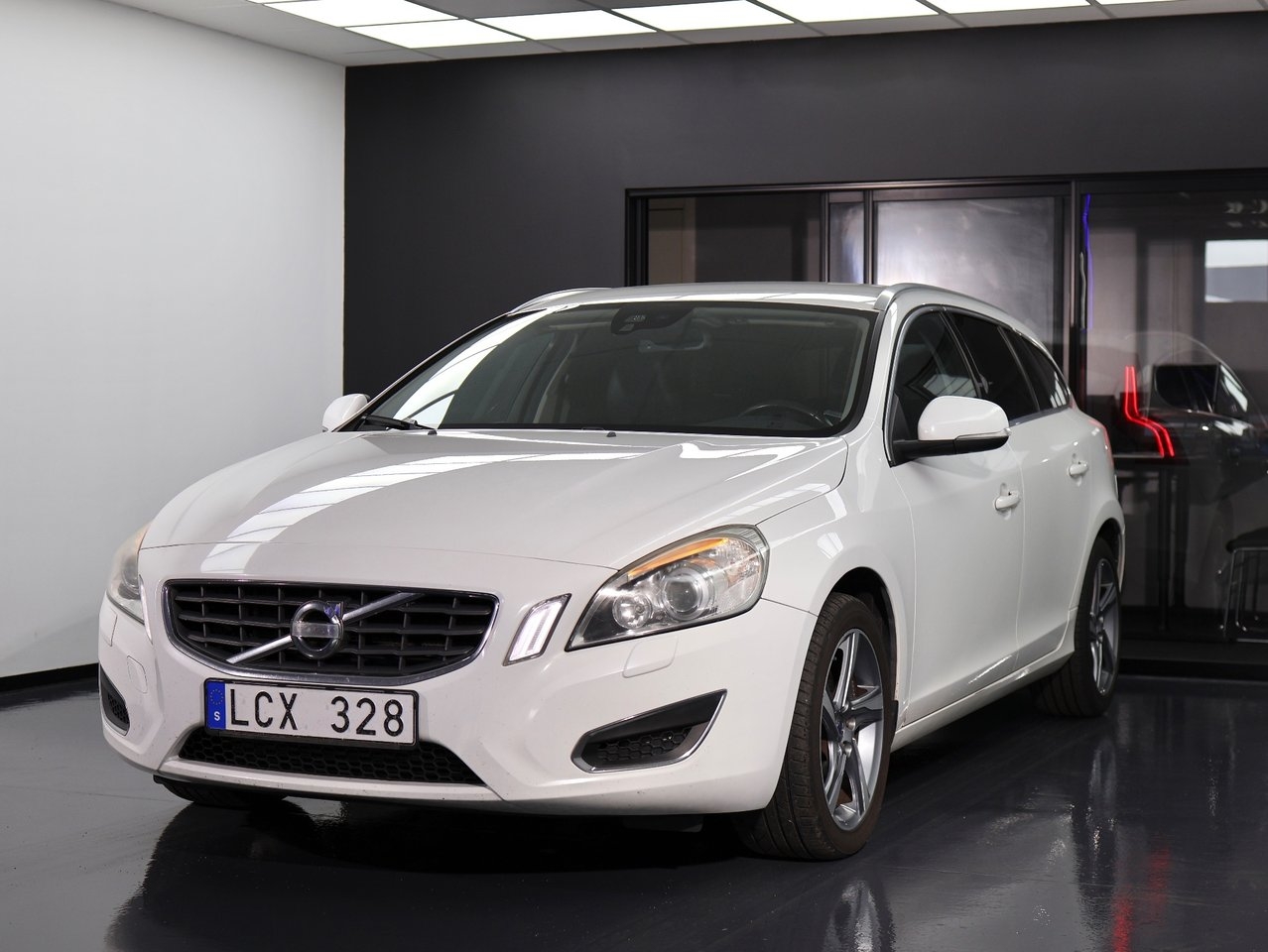 Volvo V60 D5 Geartronic 205hk, Summum 2011, bild 5/10