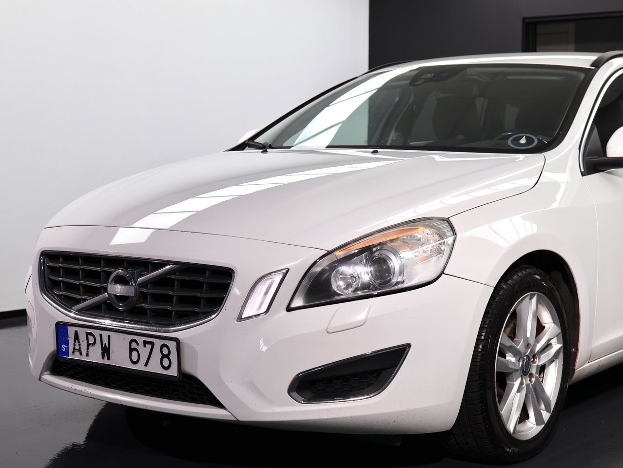 Volvo V60 T3 Manuell 150hk 2011, bild 2/10