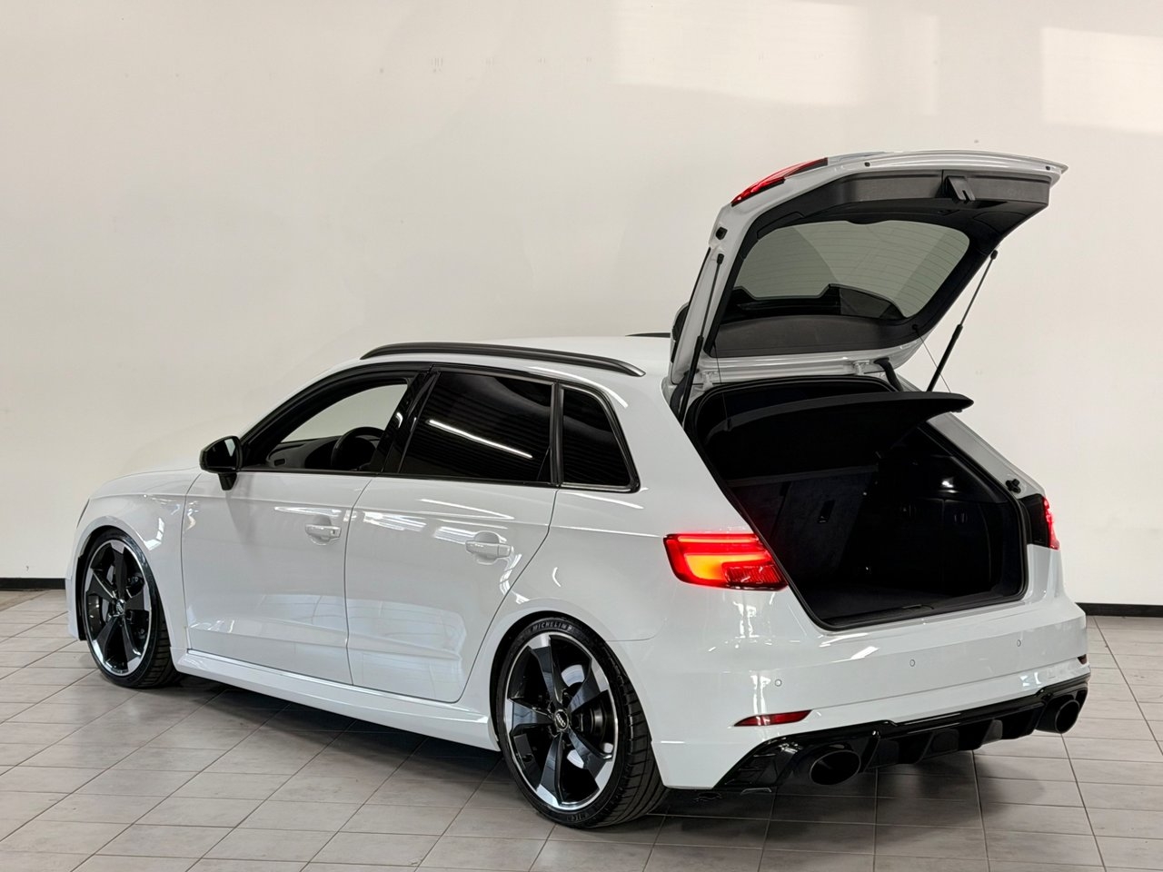 Audi A3 RS 3 Sportback 2.5 TFSI quattro 2018, bild 6/10