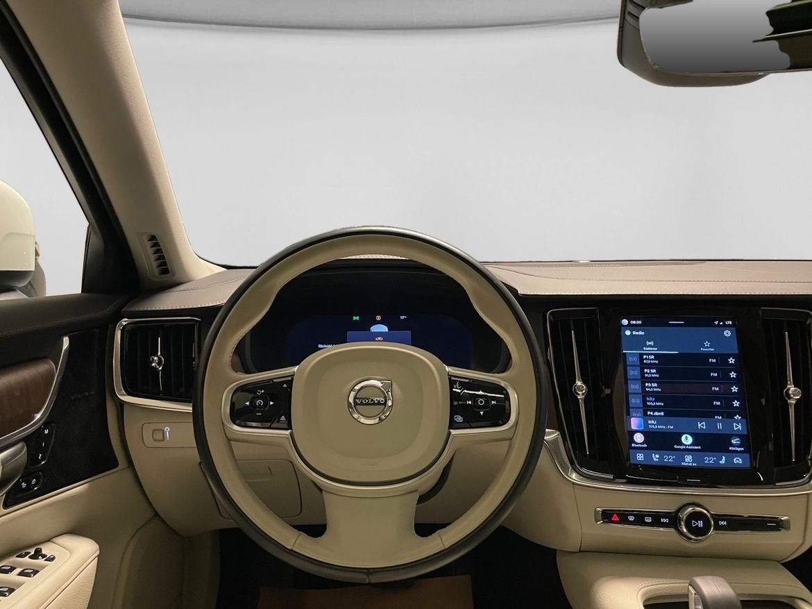 Volvo V90 Cross Country 2022, photo 6/10