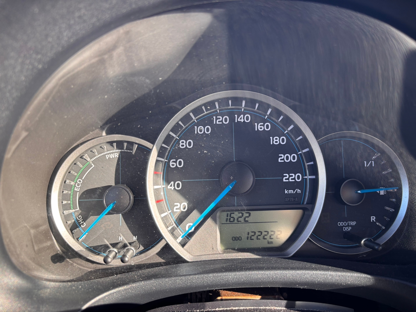 Toyota Yaris Hybrid e-CVT 2012, kuva 4/5