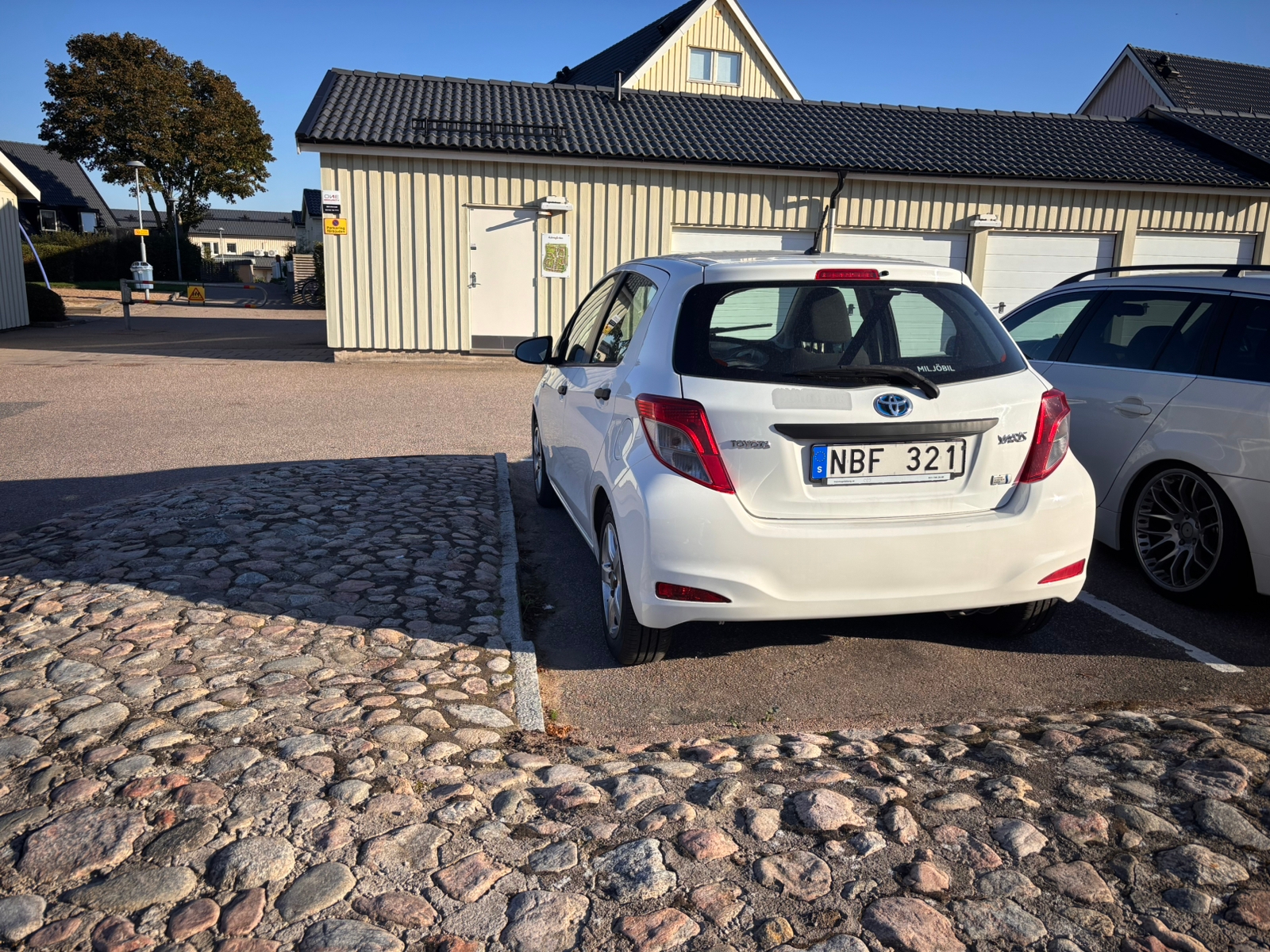 Toyota Yaris Hybrid e-CVT 2012, kuva 5/5