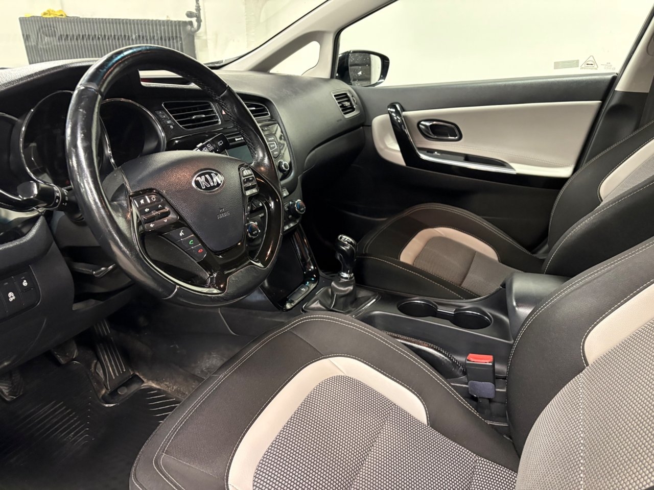 Kia Ceed 1.6 CRDi EX Comfort 110hk 2015, bild 5/10