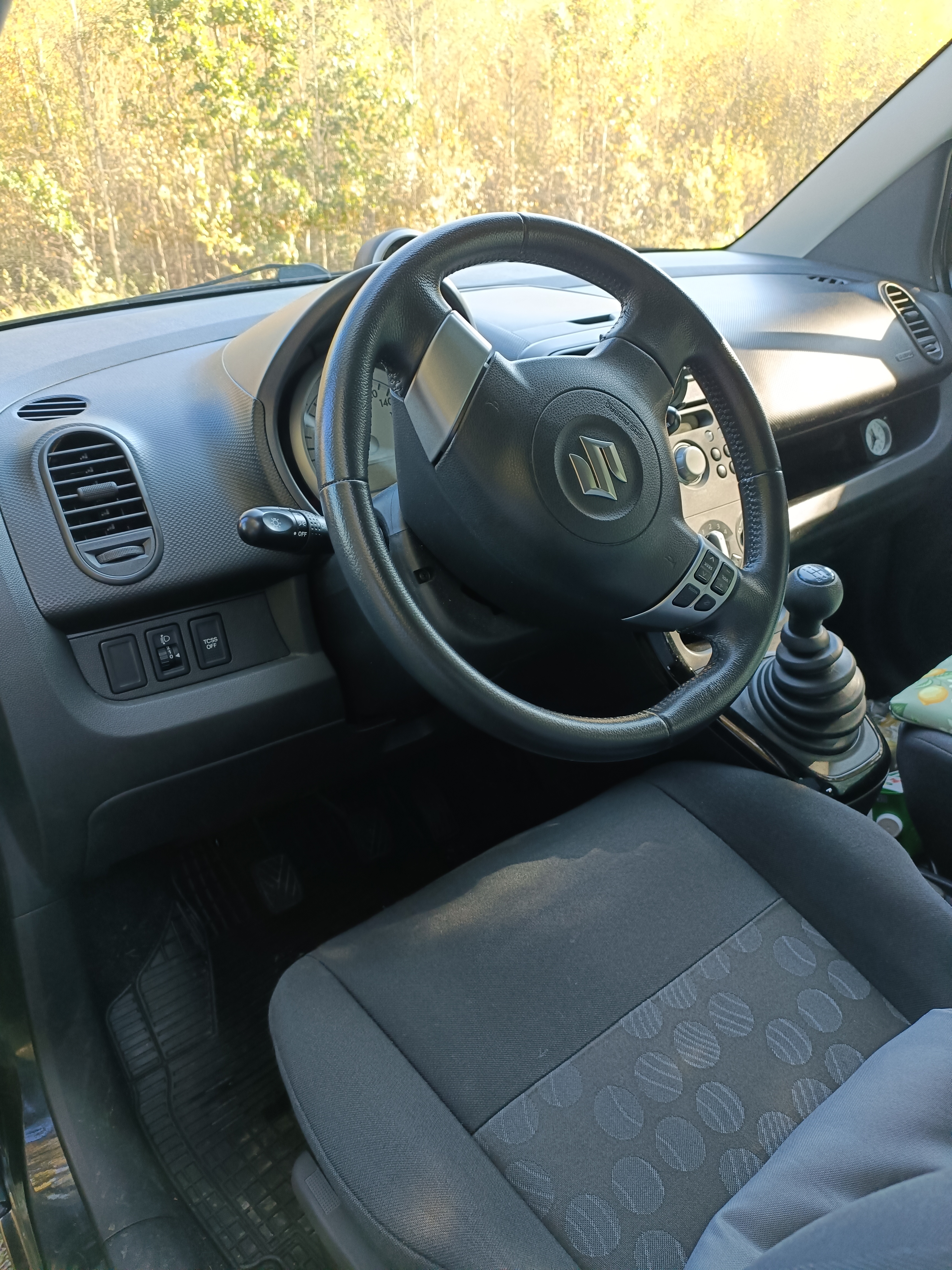 Suzuki Splash 1.0 DOHC 12V VVT Manuell 2010, bild 7/8