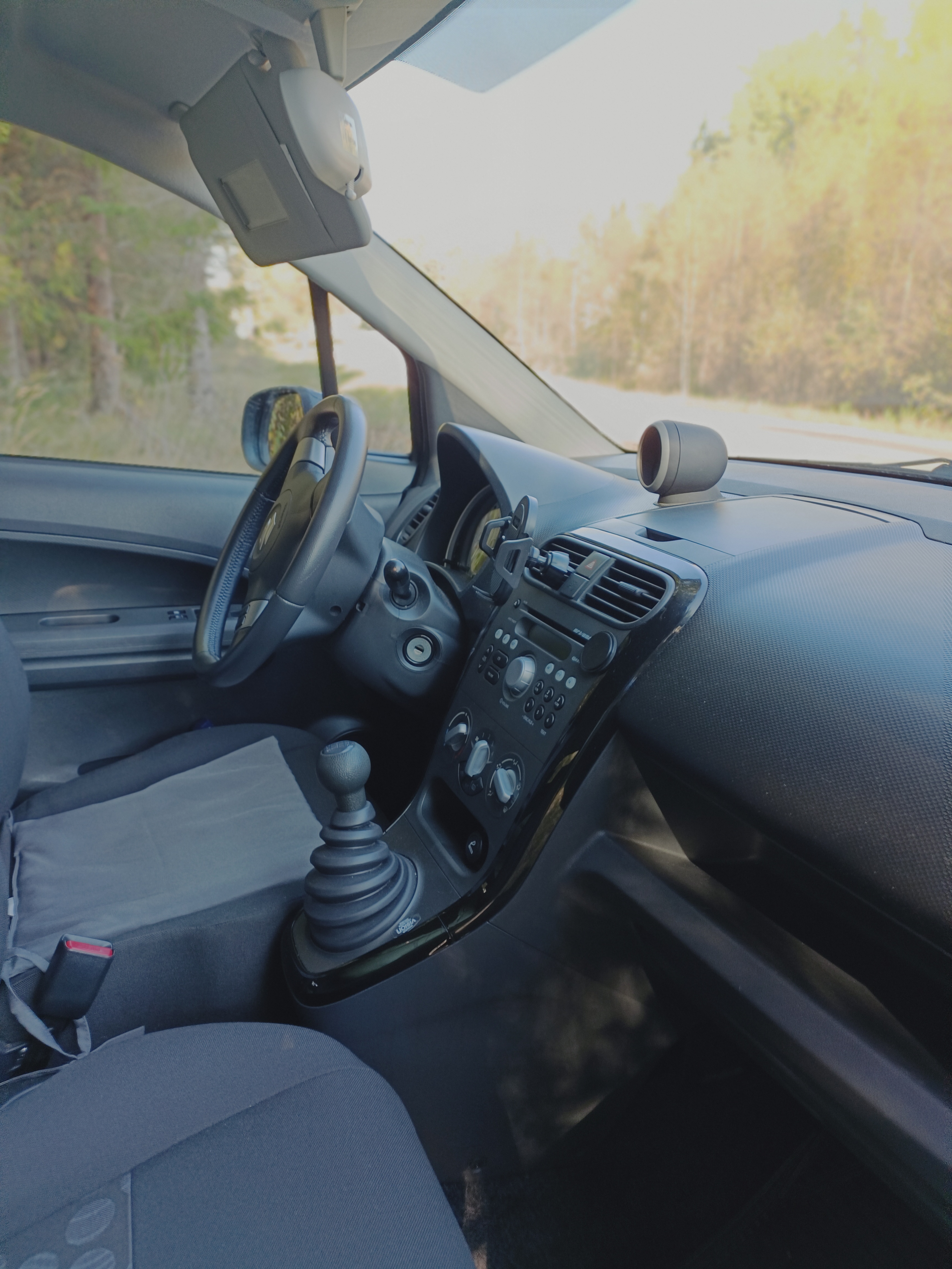 Suzuki Splash 1.0 DOHC 12V VVT Manuell 2010, bild 8/8