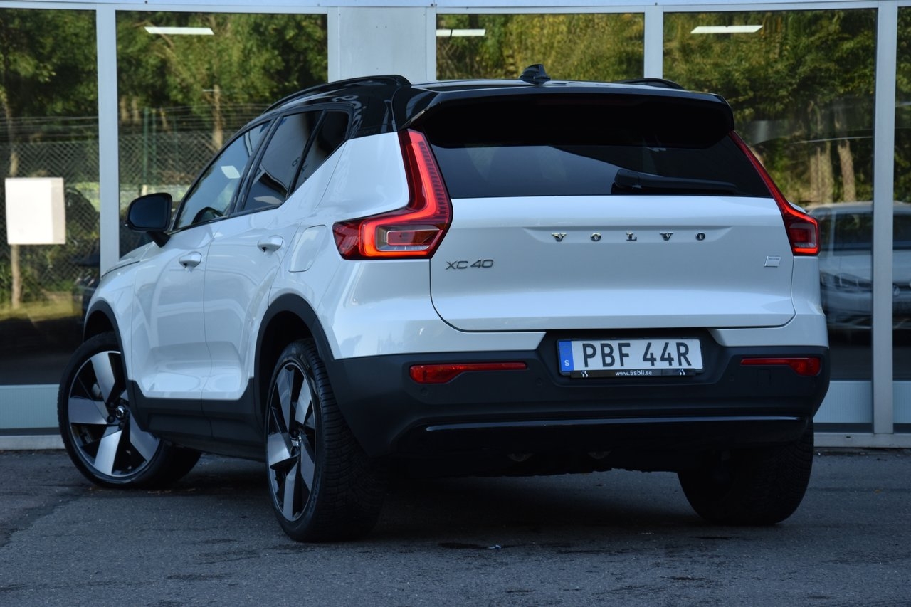Volvo XC40 Recharge Plus Edition 2023, photo 6/10