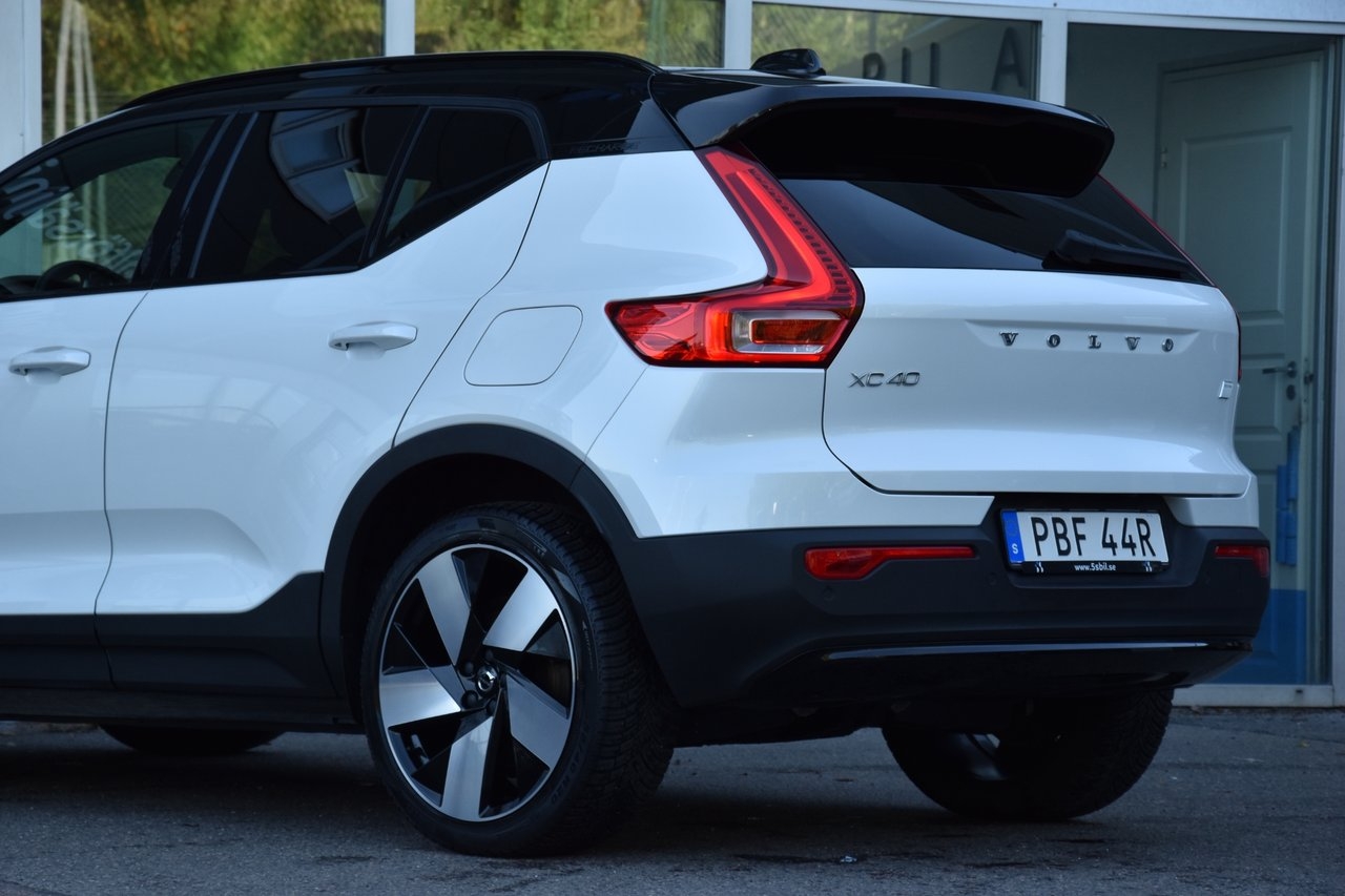Volvo XC40 Recharge Plus Edition 2023, photo 7/10