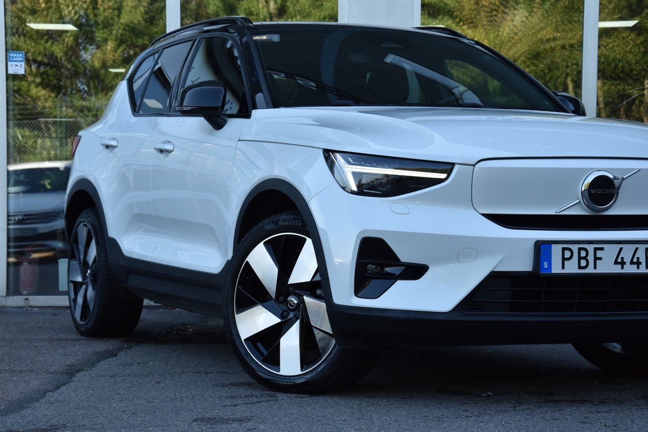 Volvo XC40 Recharge Plus Edition 2023, photo 5/10
