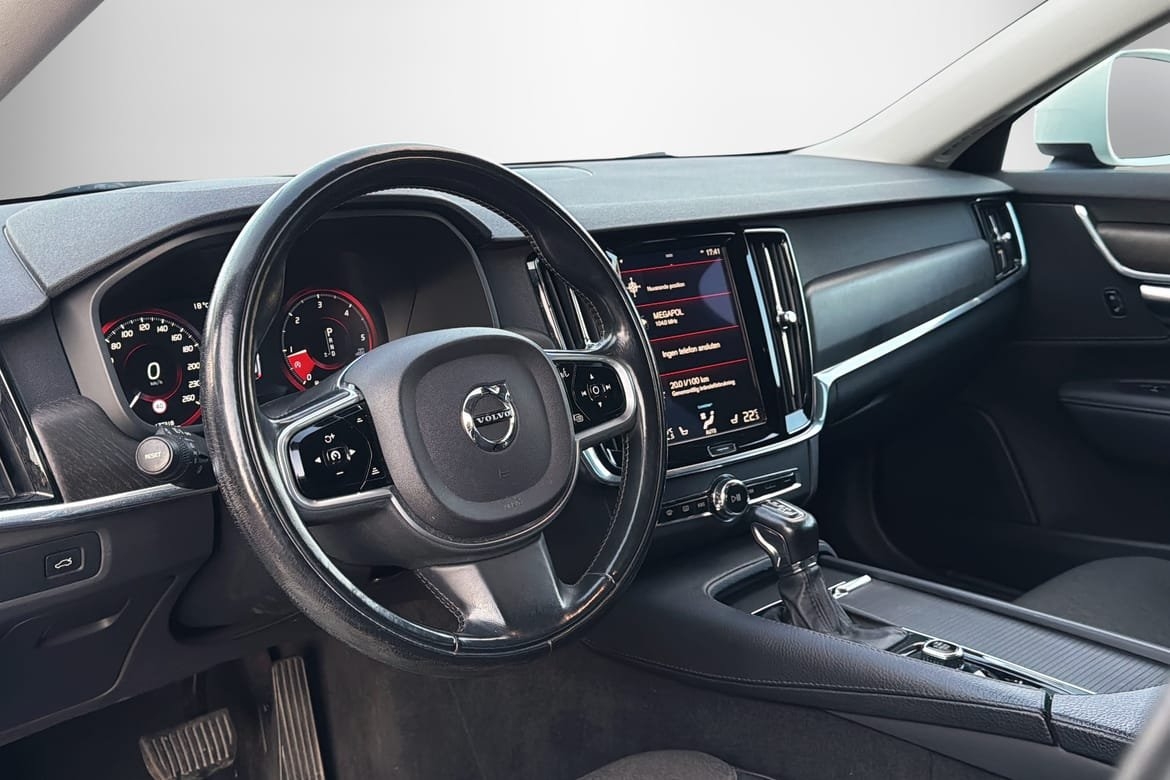 Volvo V90 Cross Country 2018, photo 4/8