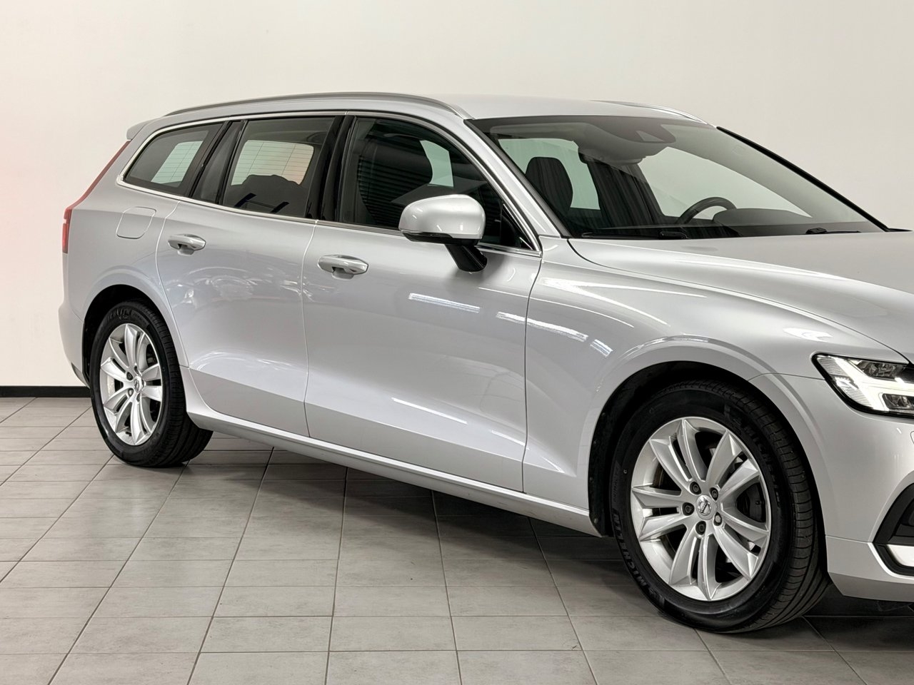 Volvo V60 D4 Geartronic 190hk 2021, bild 3/10