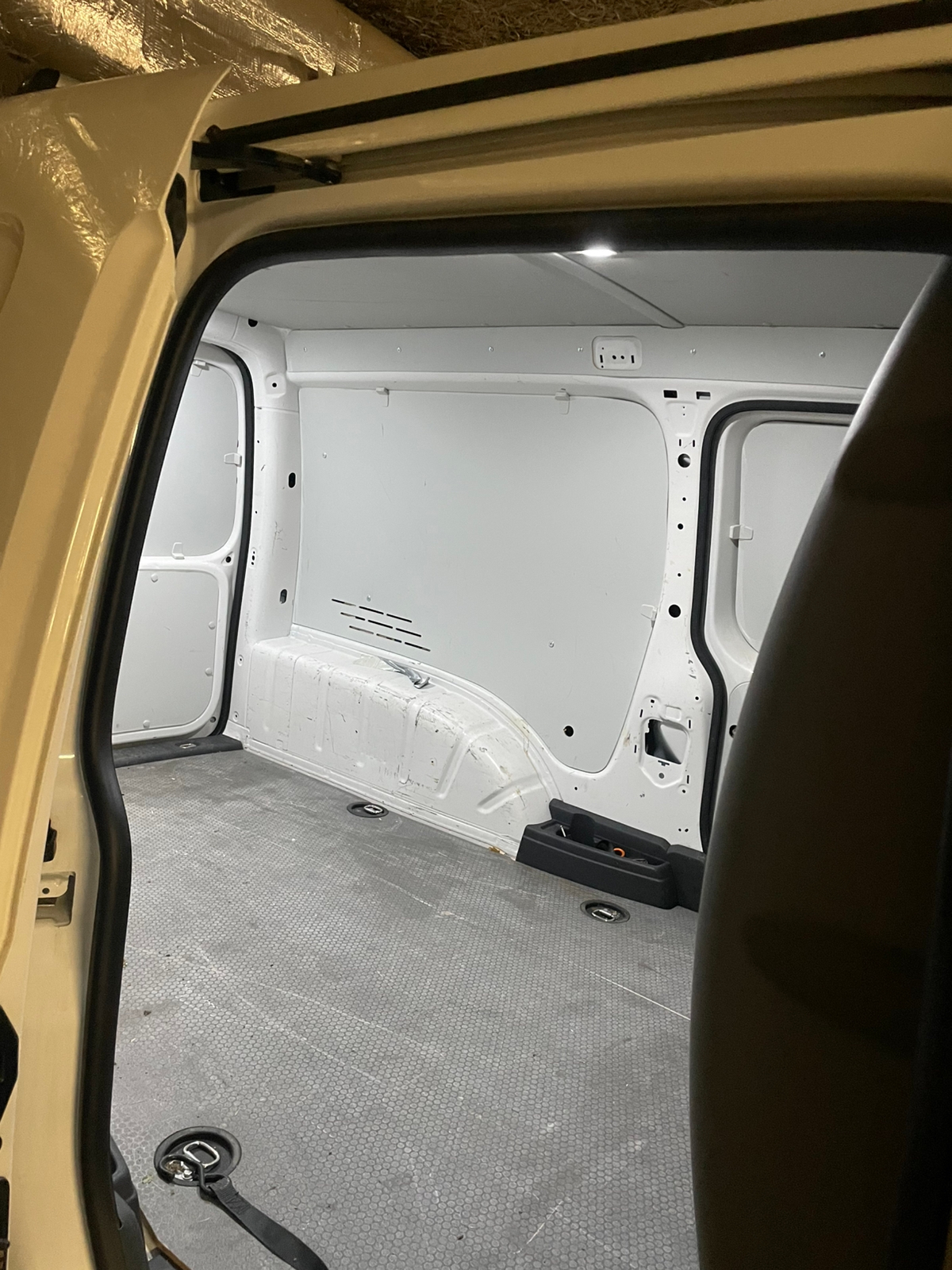 Volkswagen Caddy Maxi 2019, bild 4/6