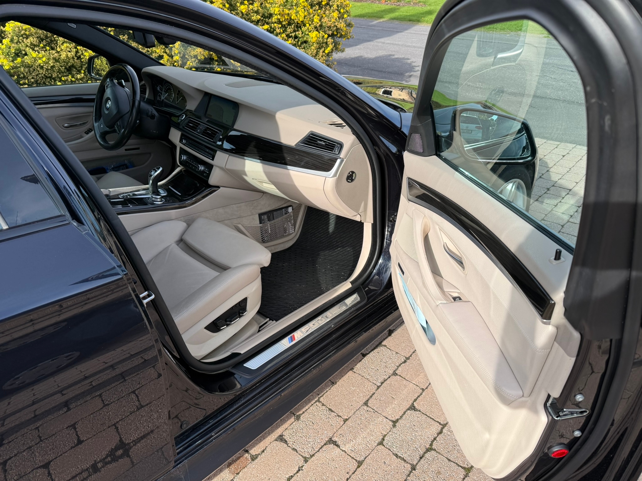 BMW M550d xDrive Sedan Steptronic 2012, bild 7/10