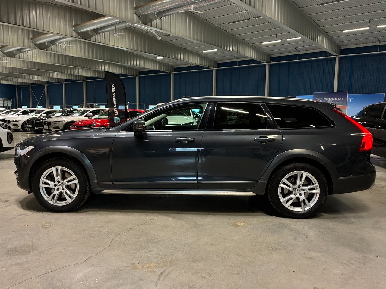 Volvo V90 Cross Country 2019, photo 6/10