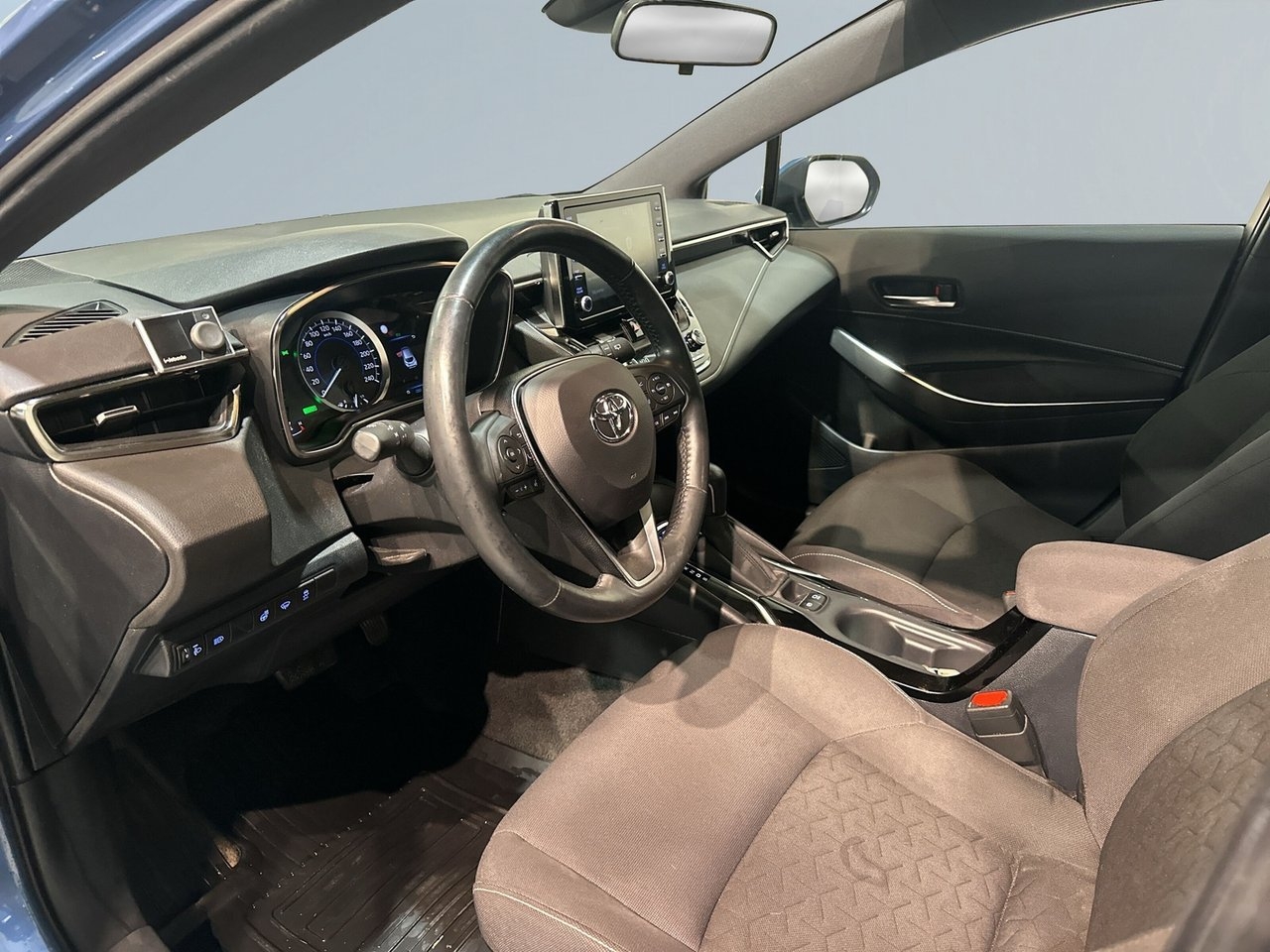 Toyota Corolla Hybrid e-CVT Active 2020, photo 7/10