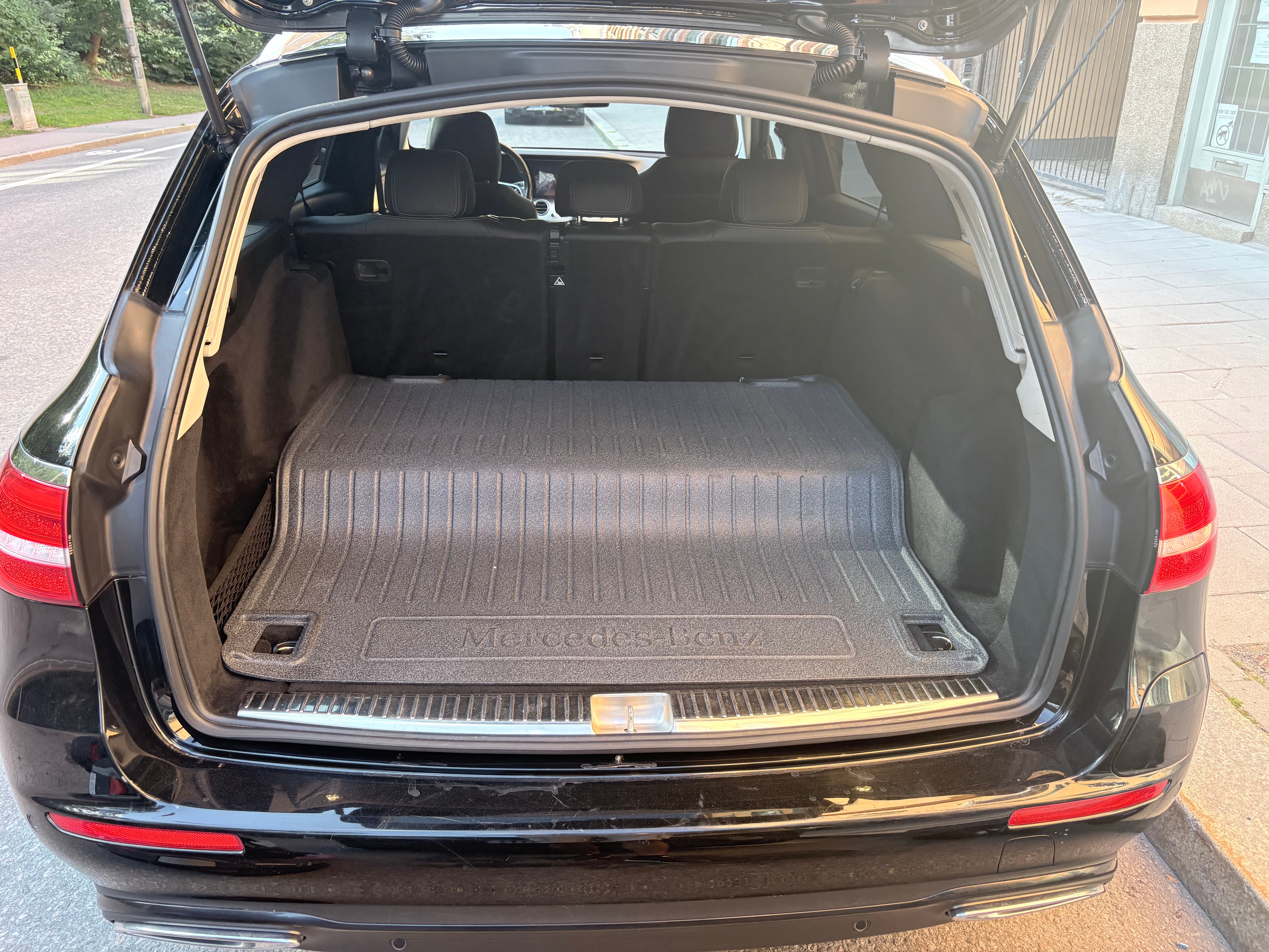 Mercedes-Benz E 2019, bild 7/8