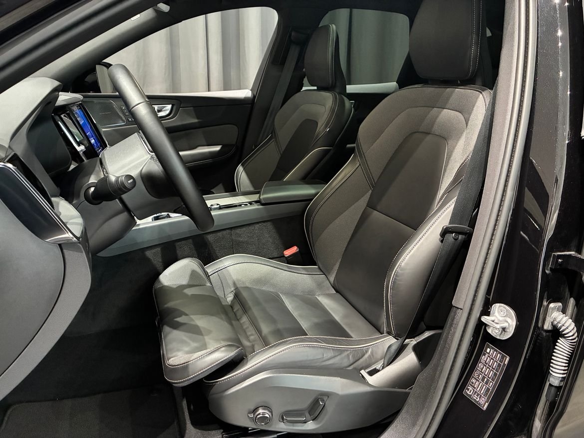 Volvo XC60 T6 Plus Black Nordic Edition 2025, photo 6/18