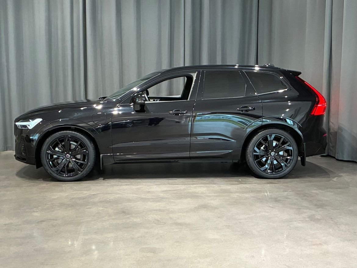 Volvo XC60 T6 Plus Black Nordic Edition 2025, photo 3/18