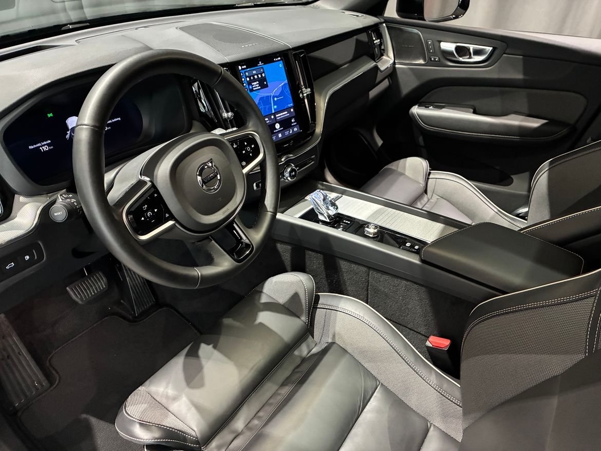 Volvo XC60 T6 Plus Black Nordic Edition 2025, photo 7/18