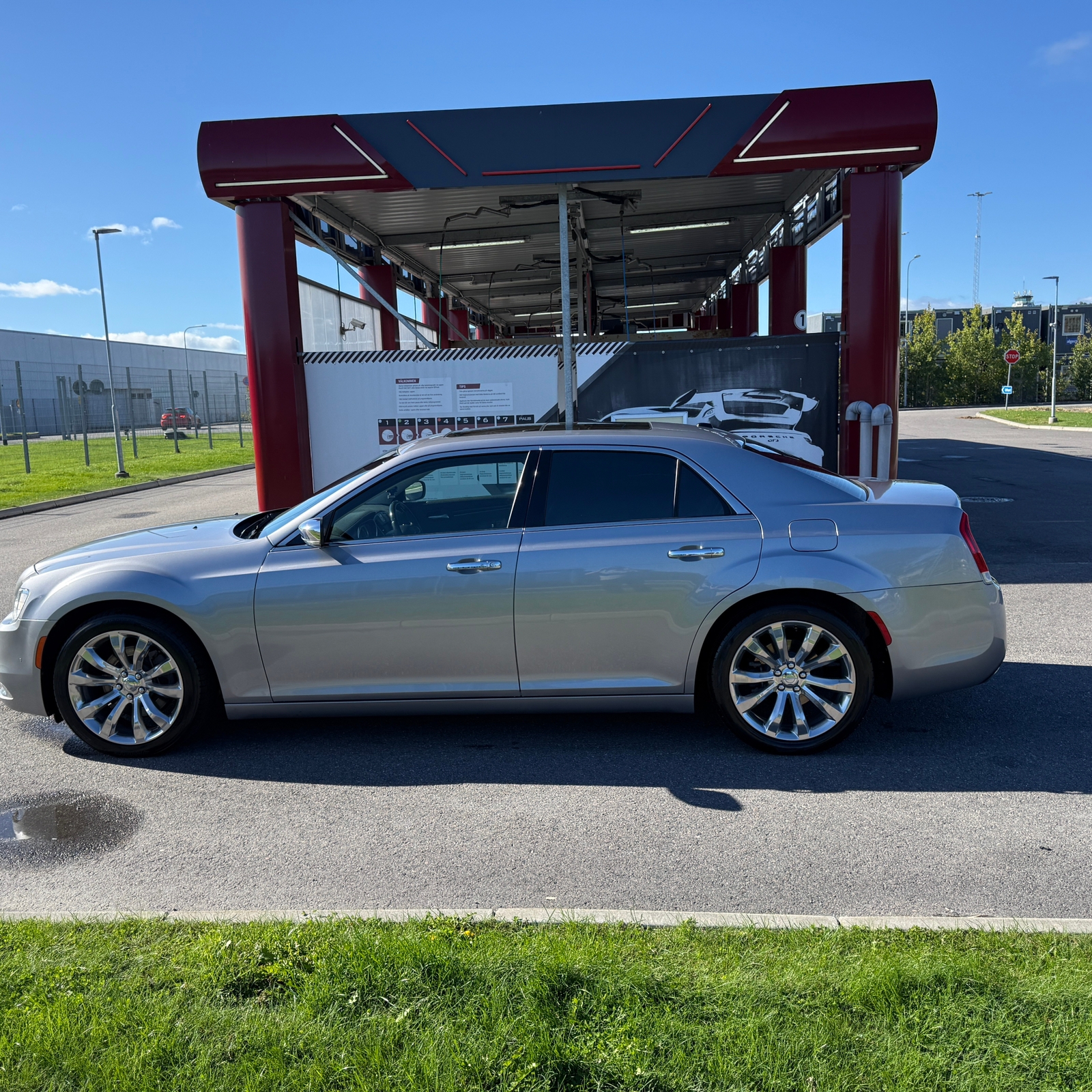 Chrysler 300C 5.7 V8 HEMI Automatisk 2015, bild 2/5