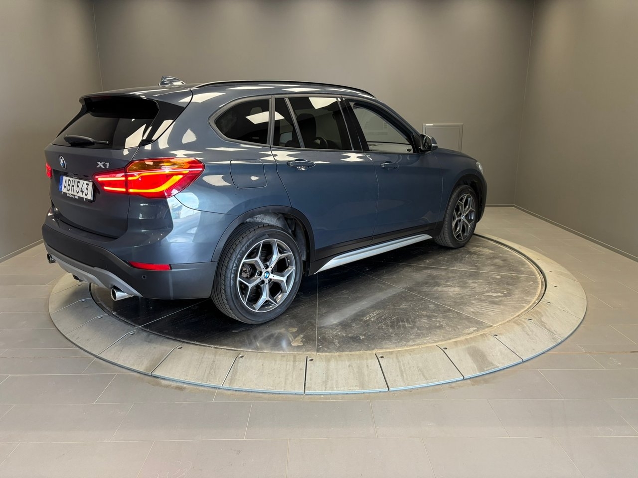 BMW X1 xDrive20d Steptronic xLine Euro 6 2017, photo 5/10
