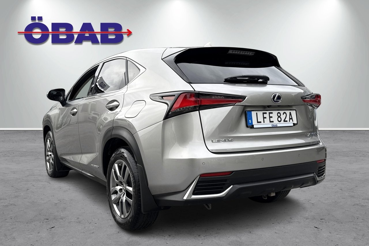 Lexus NX 300h AWD 2.5 E-CVT Executive 2020, photo 6/10