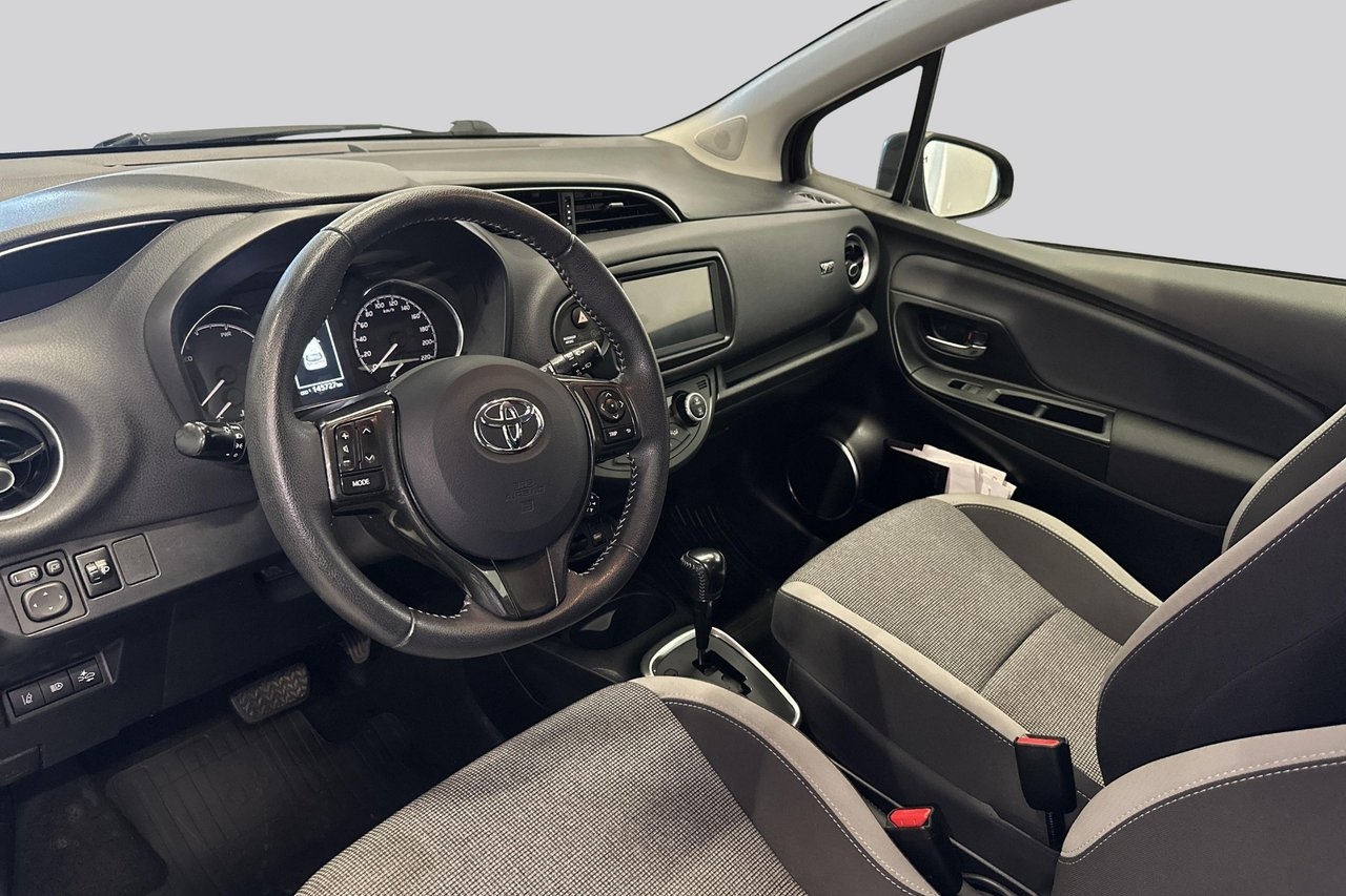 Toyota Yaris Hybrid e-CVT Y20 2019, bild 7/10