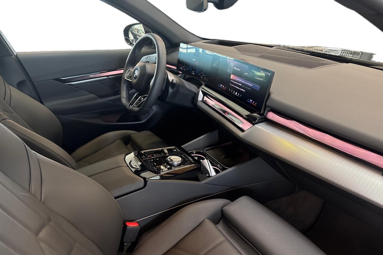 BMW 530 e xDrive Touring M Sport B&W 360 2026, kuva 6/10