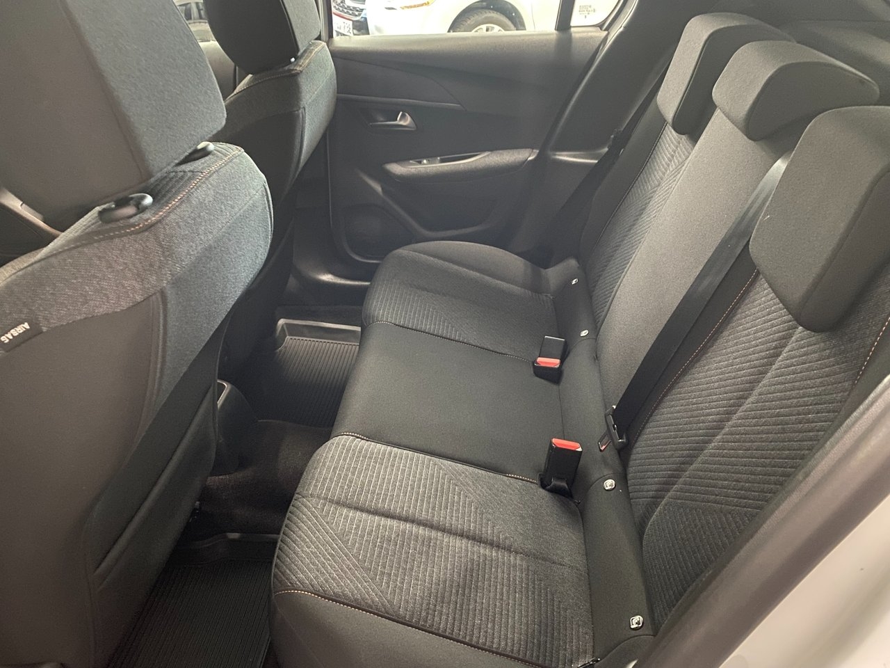 Peugeot 208 Style Hybridd 100hk 2025, bild 7/10