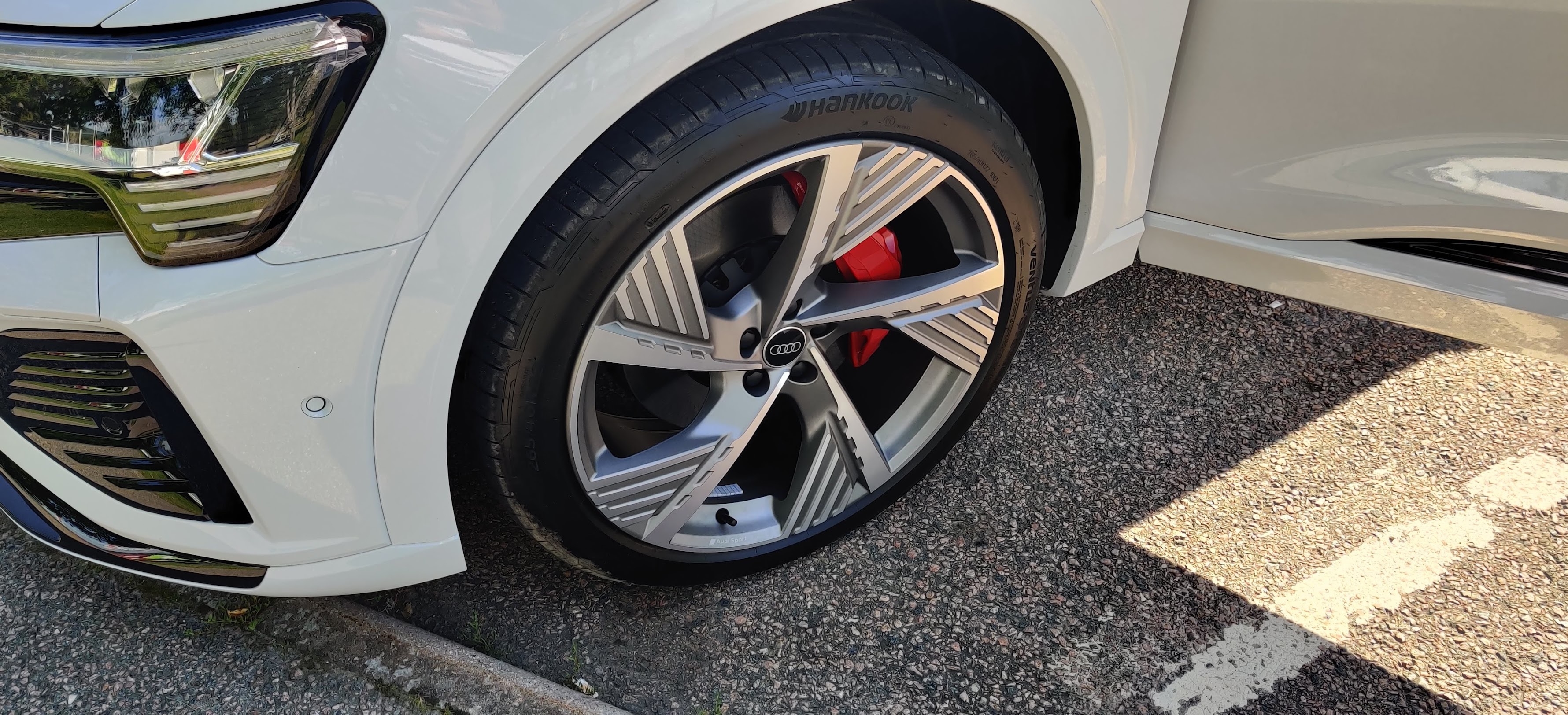 Audi Q8 e-tron 55 quattro 2024, kuva 3/5