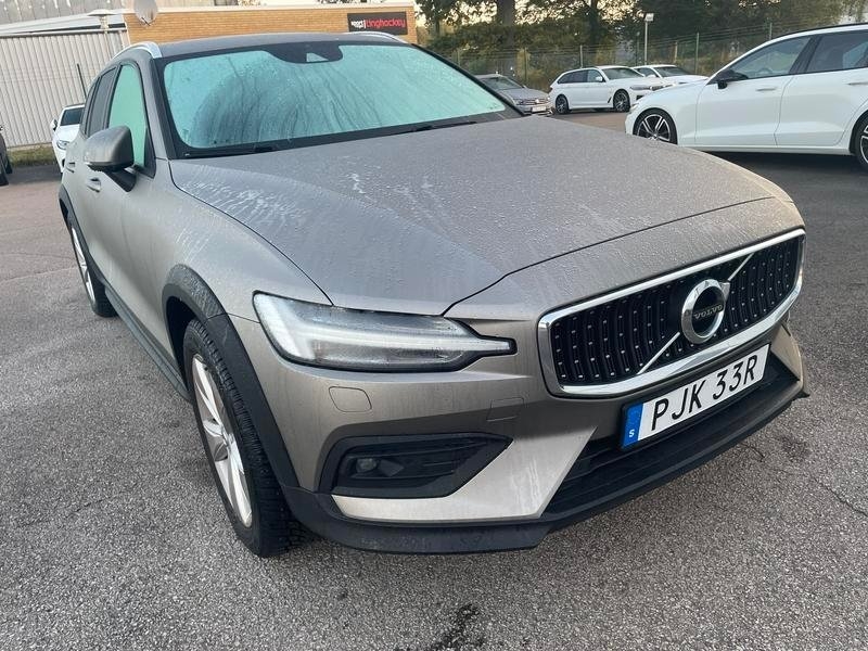 Volvo V60 Cross Country D4 2020, bild 2/5