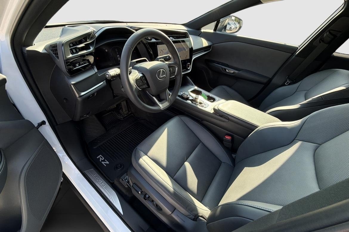 Lexus RZ 300e FWD EXECUTIVE TEKNIKPAKET 2025, bild 7/10
