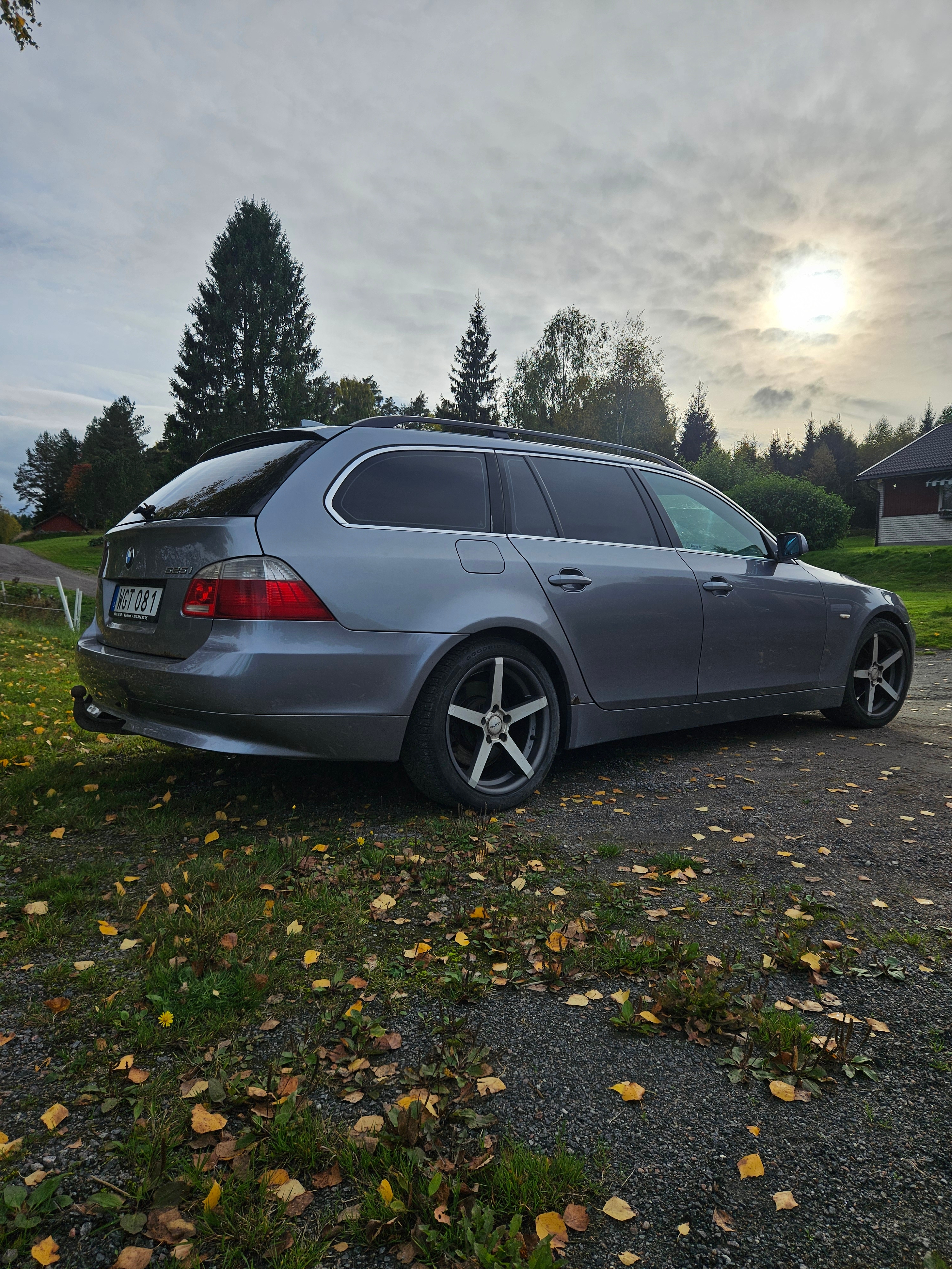 BMW 525 i Touring Automatisk 2005, bild 2/4