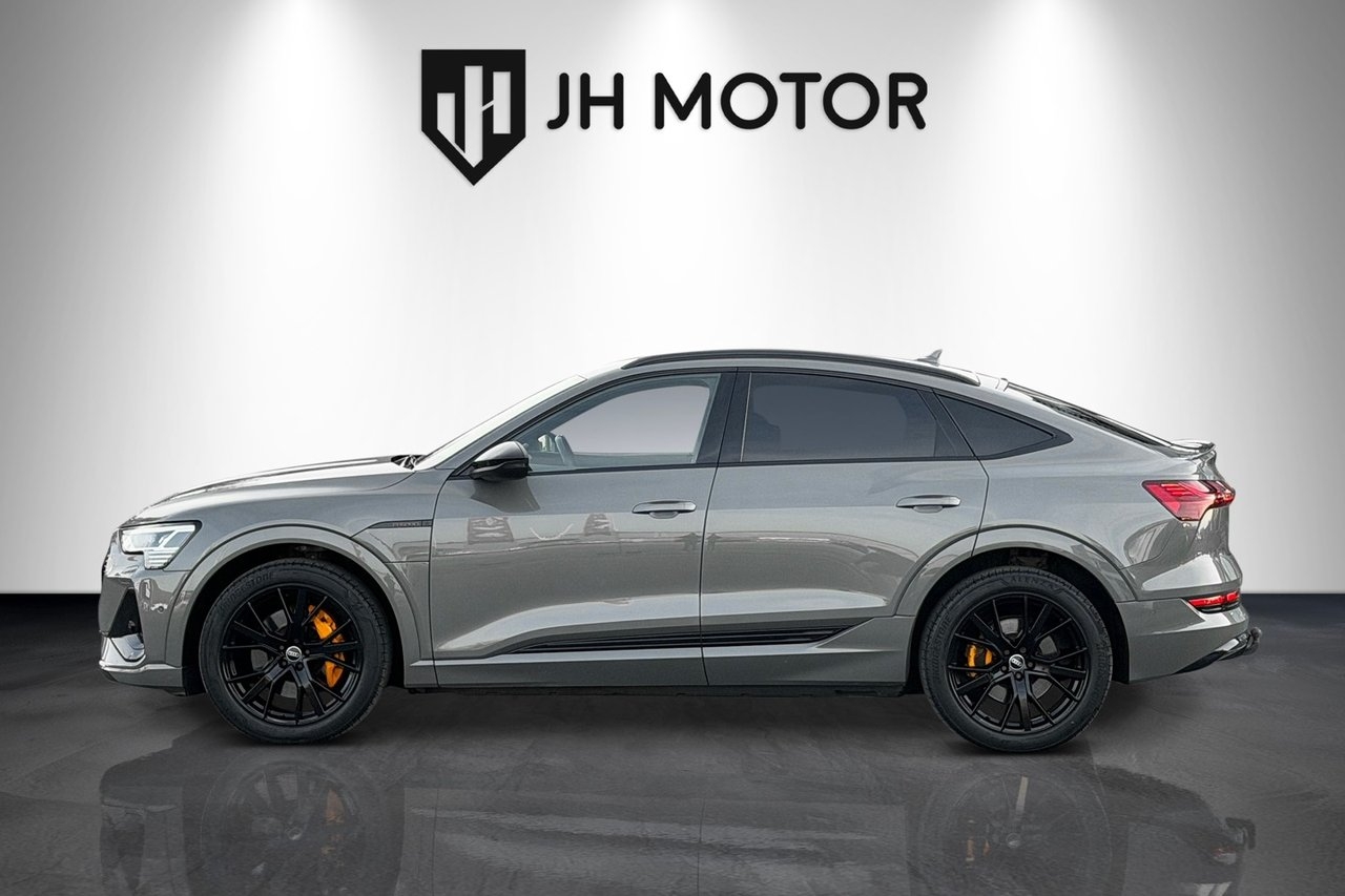 Audi e-tron 2022, photo 3/10