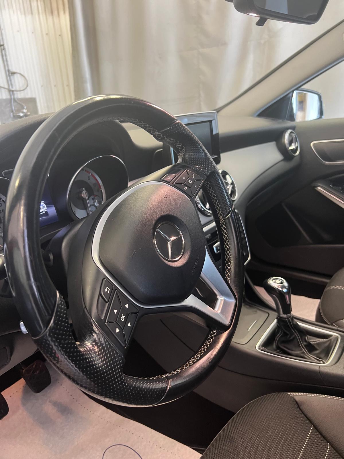 Mercedes-Benz GLA 200 CDI Manuell 2014, photo 3/8