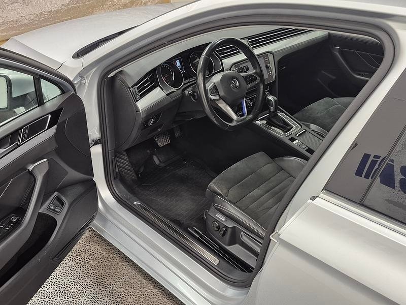 Volkswagen Passat 2020, bild 2/10