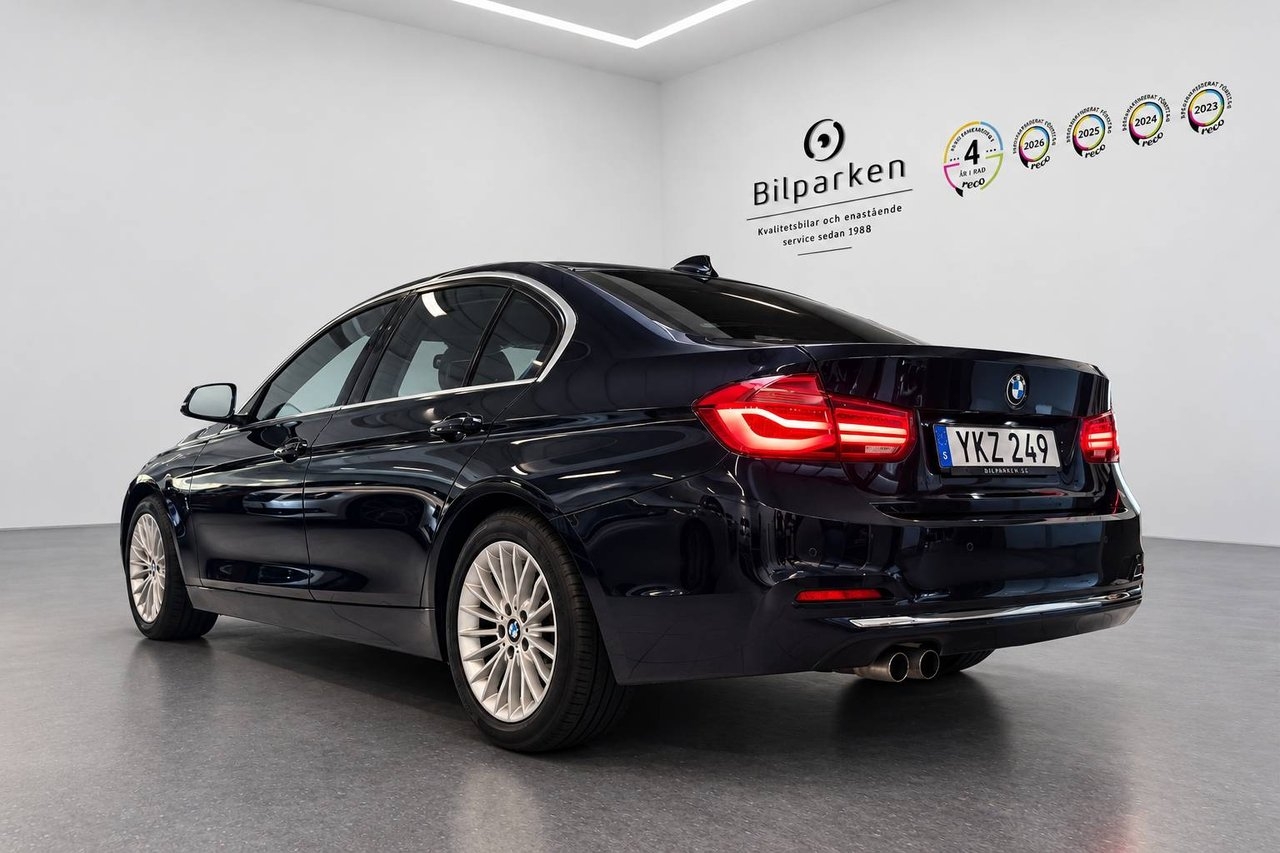 BMW 330 i Sedan Luxury Line 2017, bild 3/10