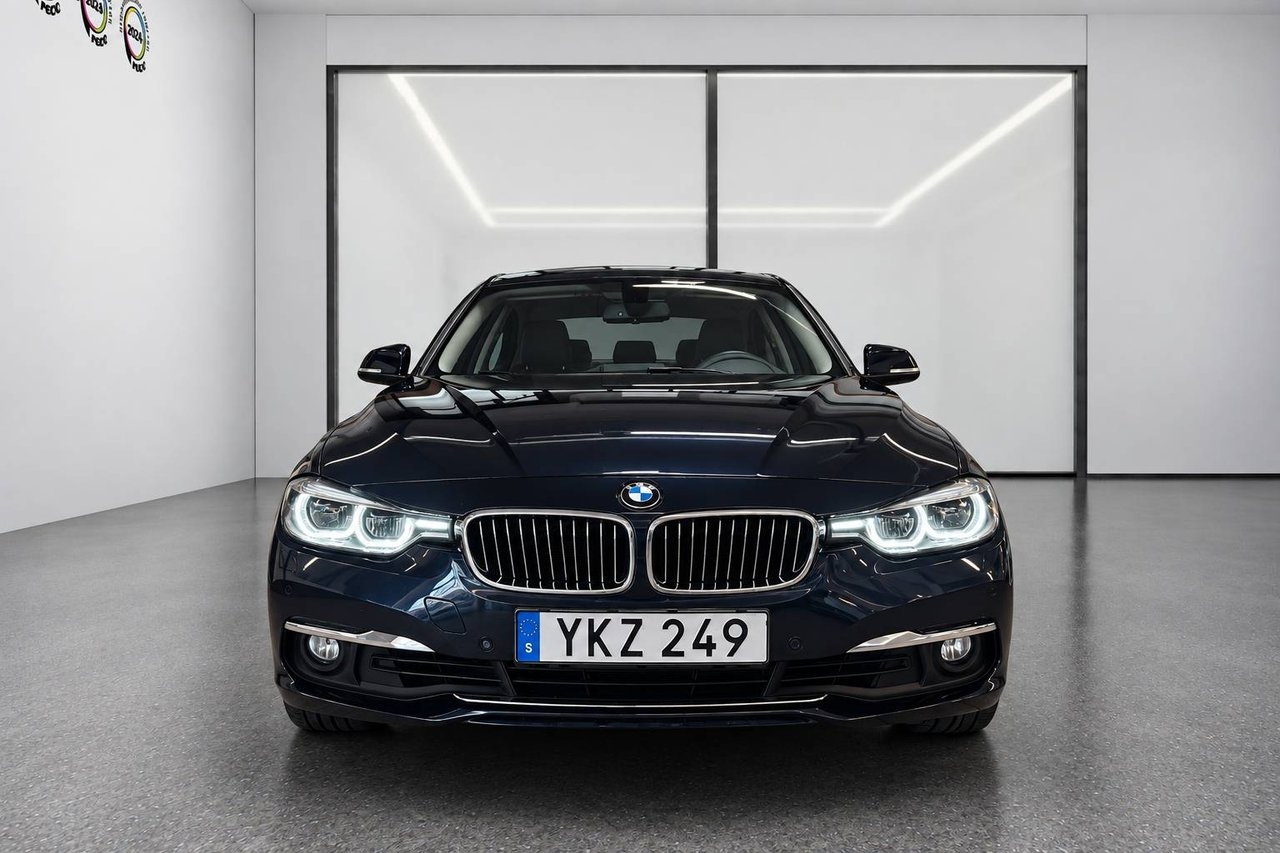 BMW 330 i Sedan Luxury Line 2017, bild 5/10