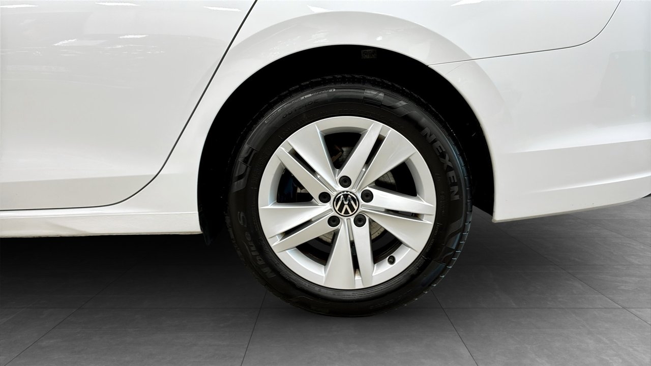 Volkswagen Golf LIFE 2024, photo 6/13