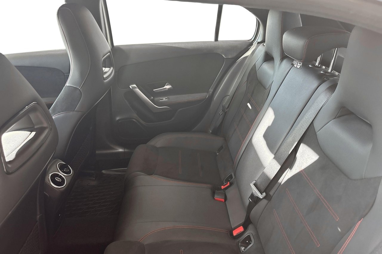 Mercedes-Benz A 250 e AMG, Värmare 2023, bild 7/10