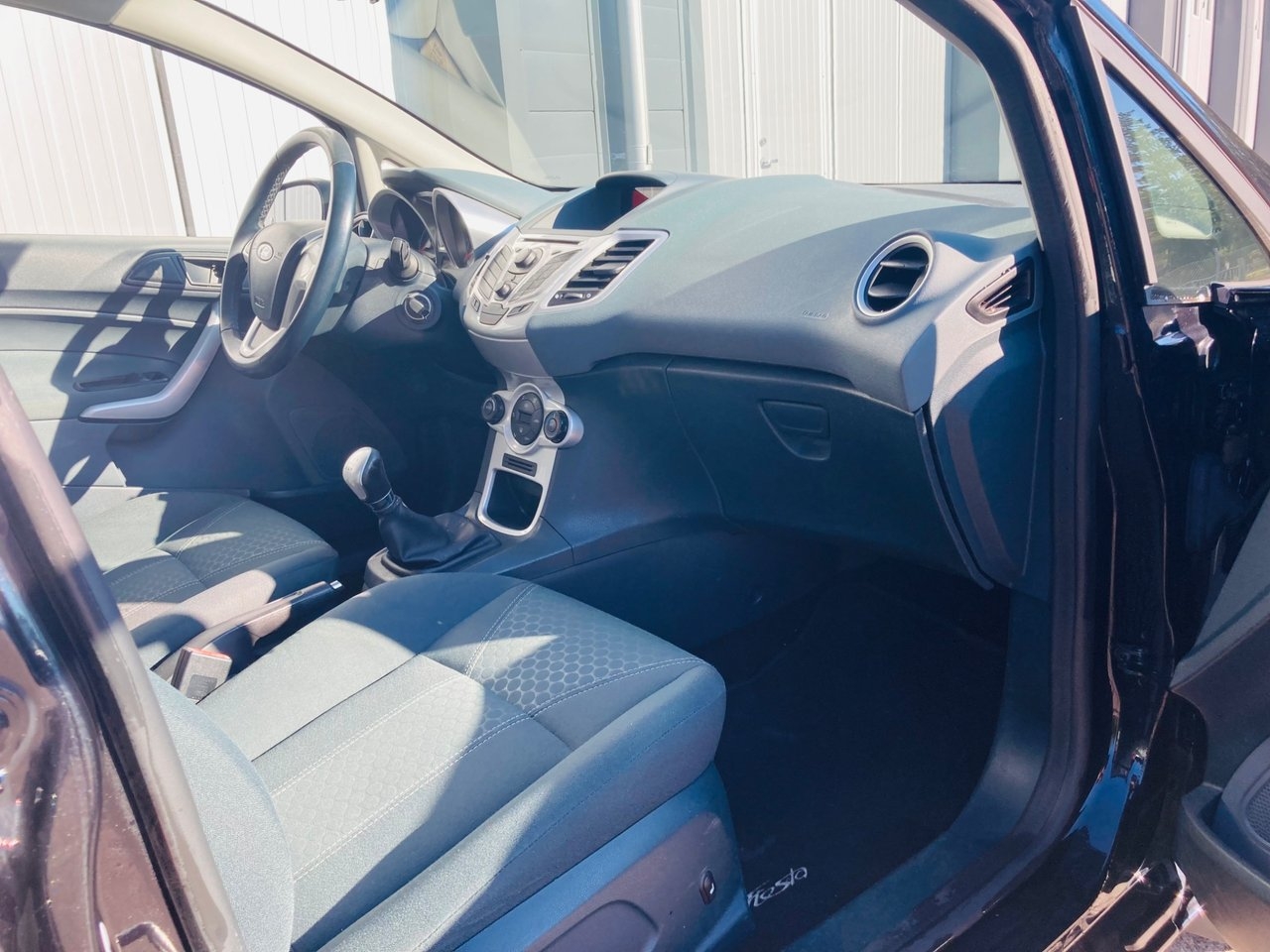 Ford Fiesta 2010, bild 6/7