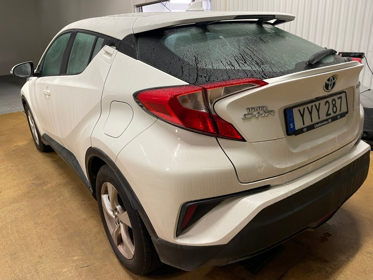 Toyota C-HR HYBRID 2017, bild 2/2