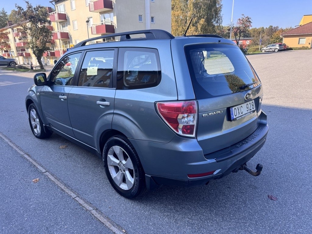 Subaru Forester 2.0 4WD Euro 5 2010, bild 2/5