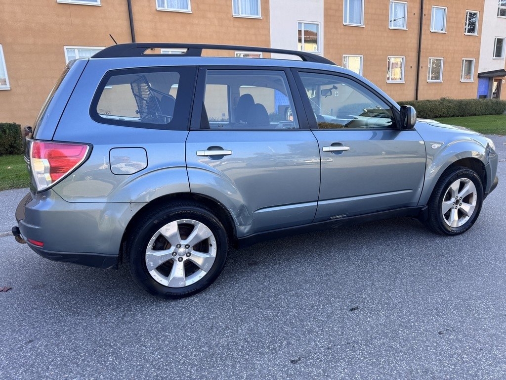 Subaru Forester 2.0 4WD Euro 5 2010, bild 3/5