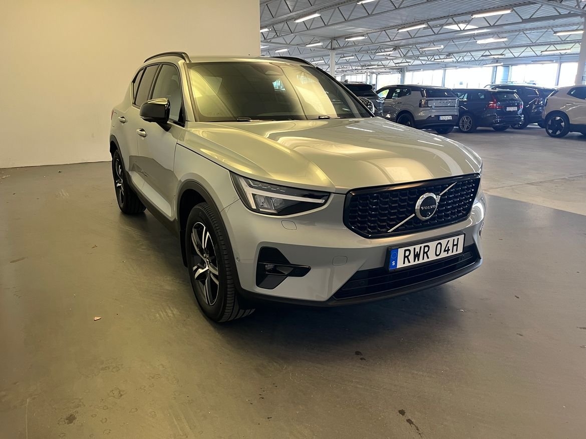 Volvo XC40 B3 FWD Bensin Plus Dark 2025, bild 6/10