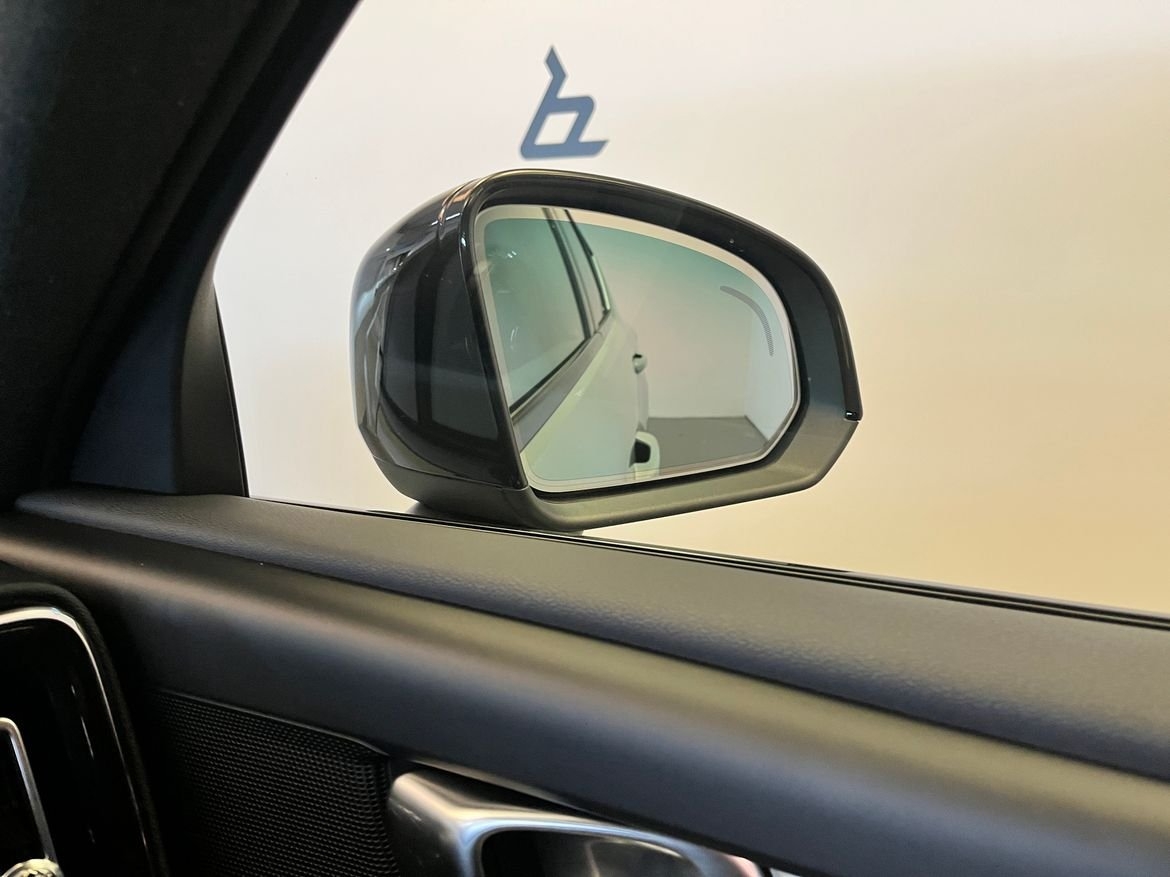 Volvo XC40 B3 FWD Bensin Plus Dark 2025, bild 7/10