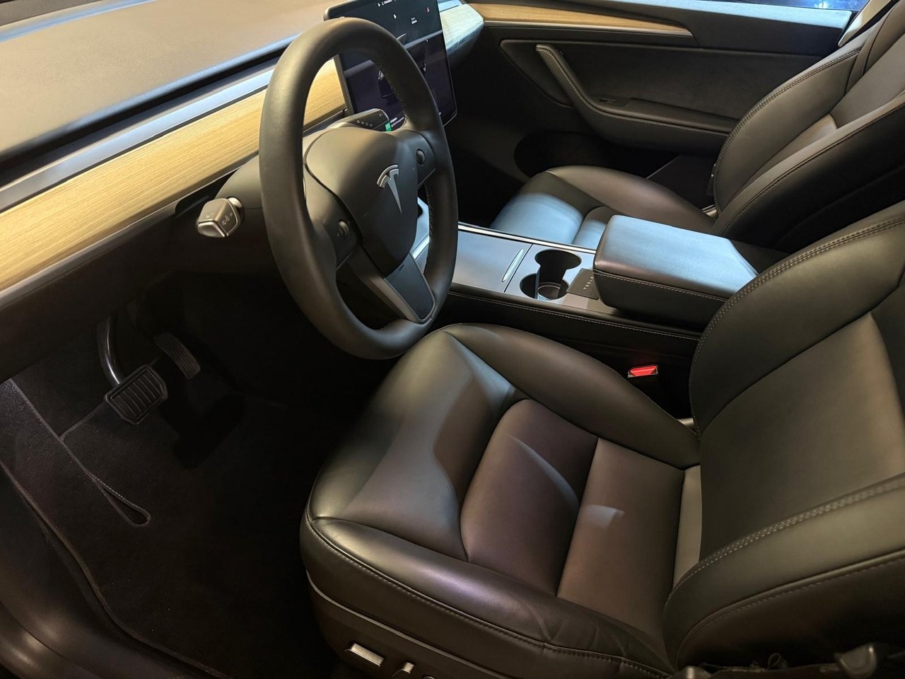Tesla Model Y Standard Range RWD 2023, bild 5/10