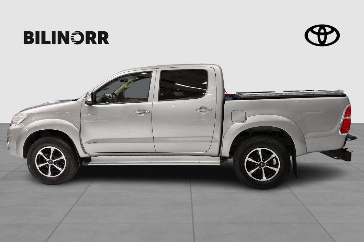 Toyota HiLux D-CAB 3.0 AUT D-4D 4WD SR+ 2015, kuva 3/10